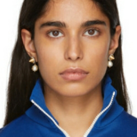 Gucci Gold Interlocking GG Pearl Earrings - Picture 4 of 4